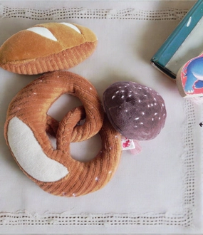 Rattle set -  Fresh baked bread