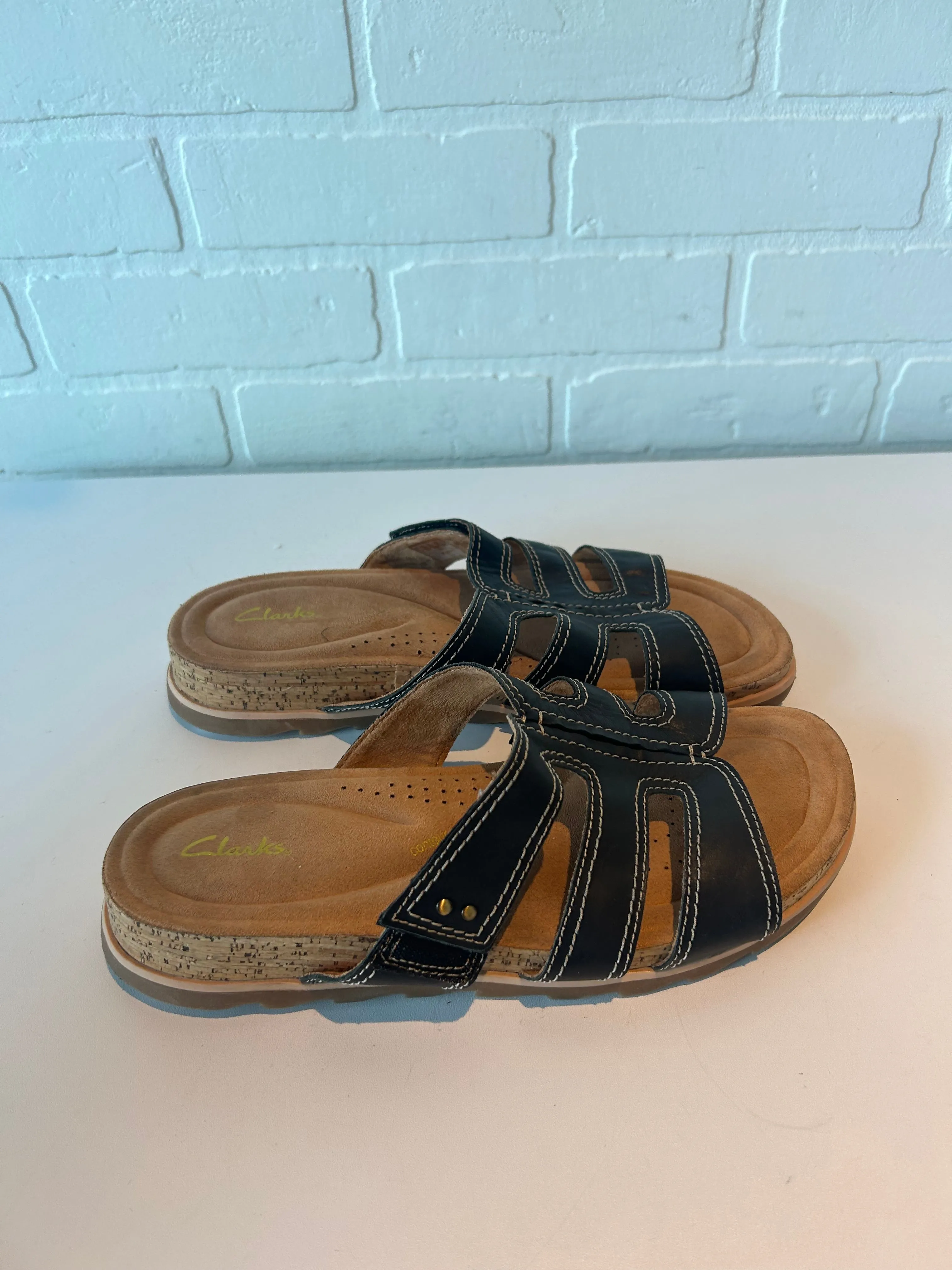 Sandals Flats By Clarks In Black & Tan, Size: 9 clarks