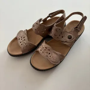 Sandals Heels Wedge By Clarks In Gold, Size: 7 clarks