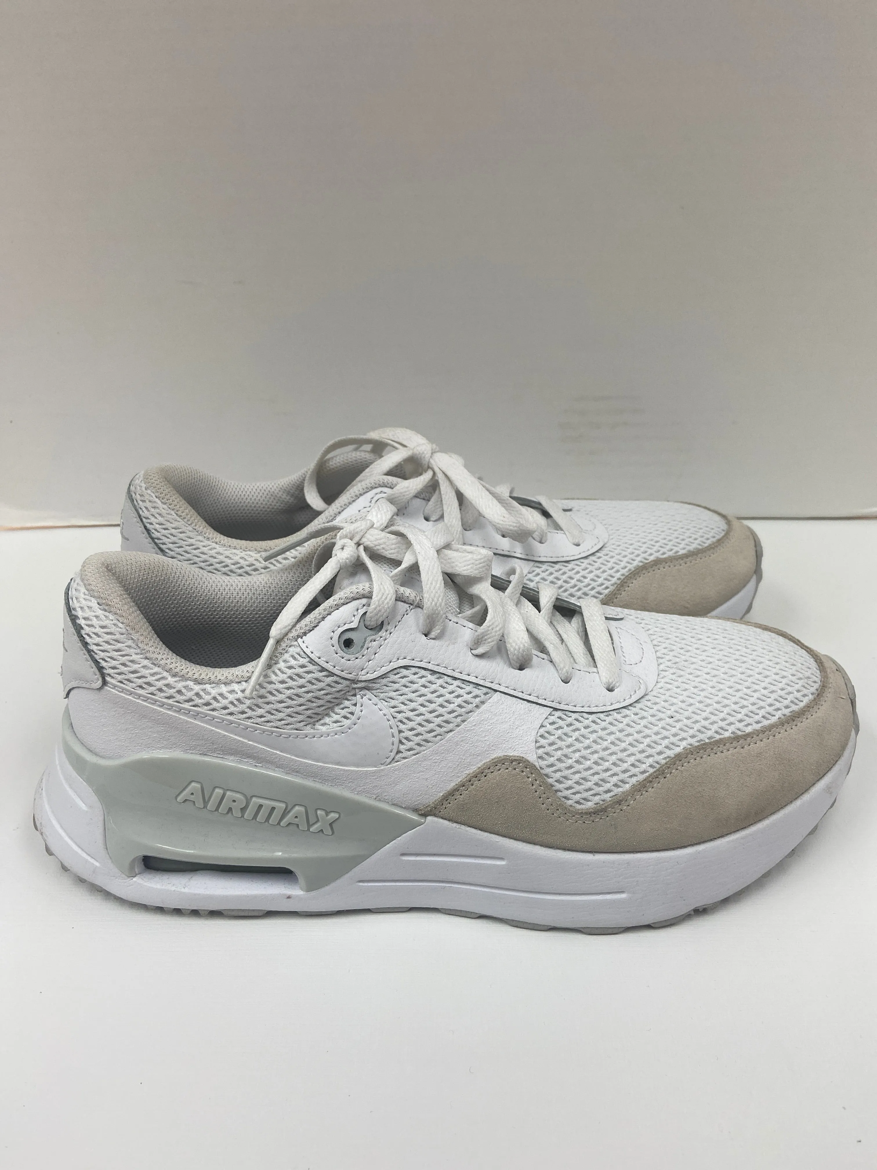 Shoes Athletic By Nike In White, Size: 10 nike