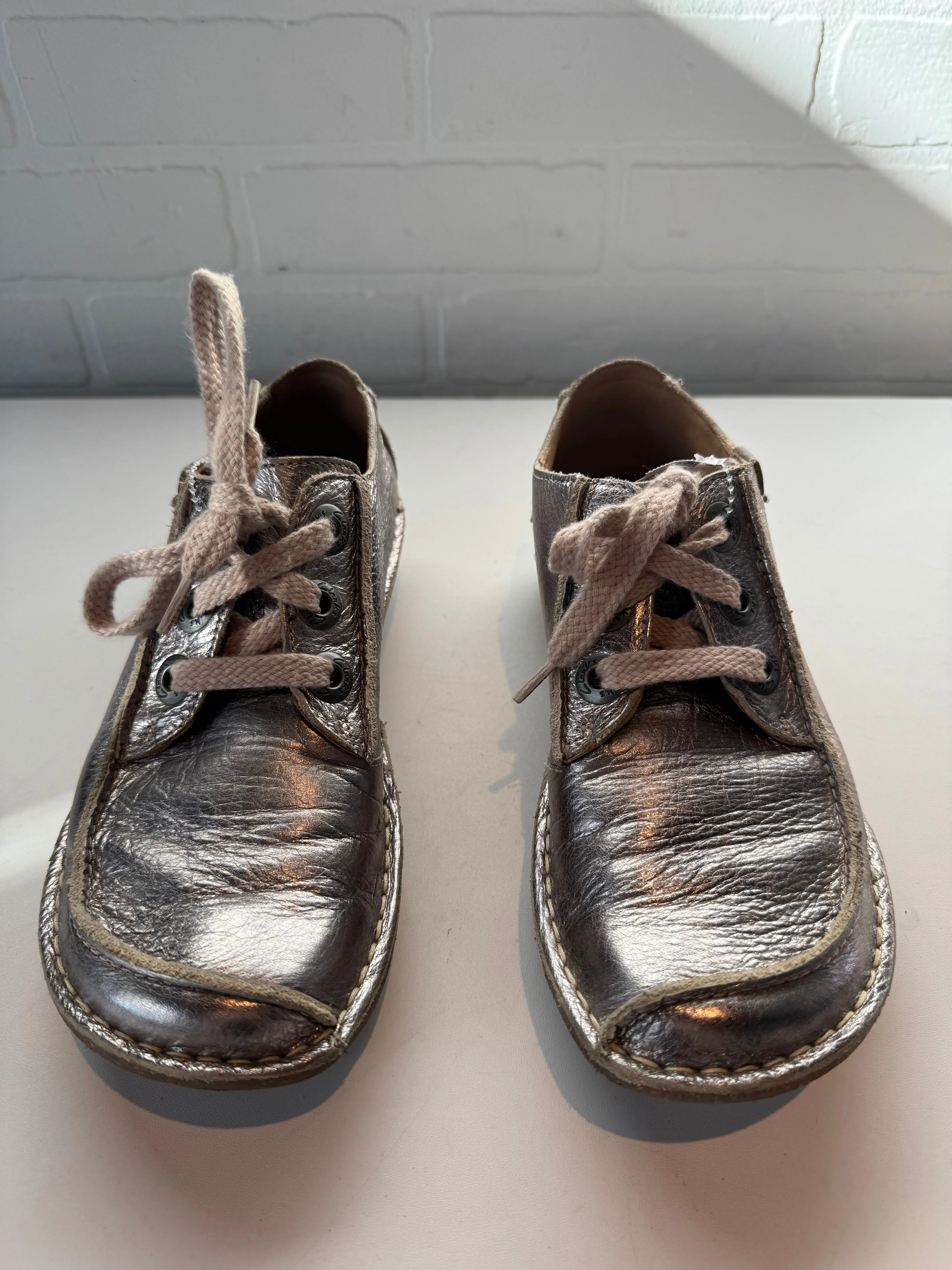 Shoes Flats By Clarks In Bronze, Size: 7.5 clarks