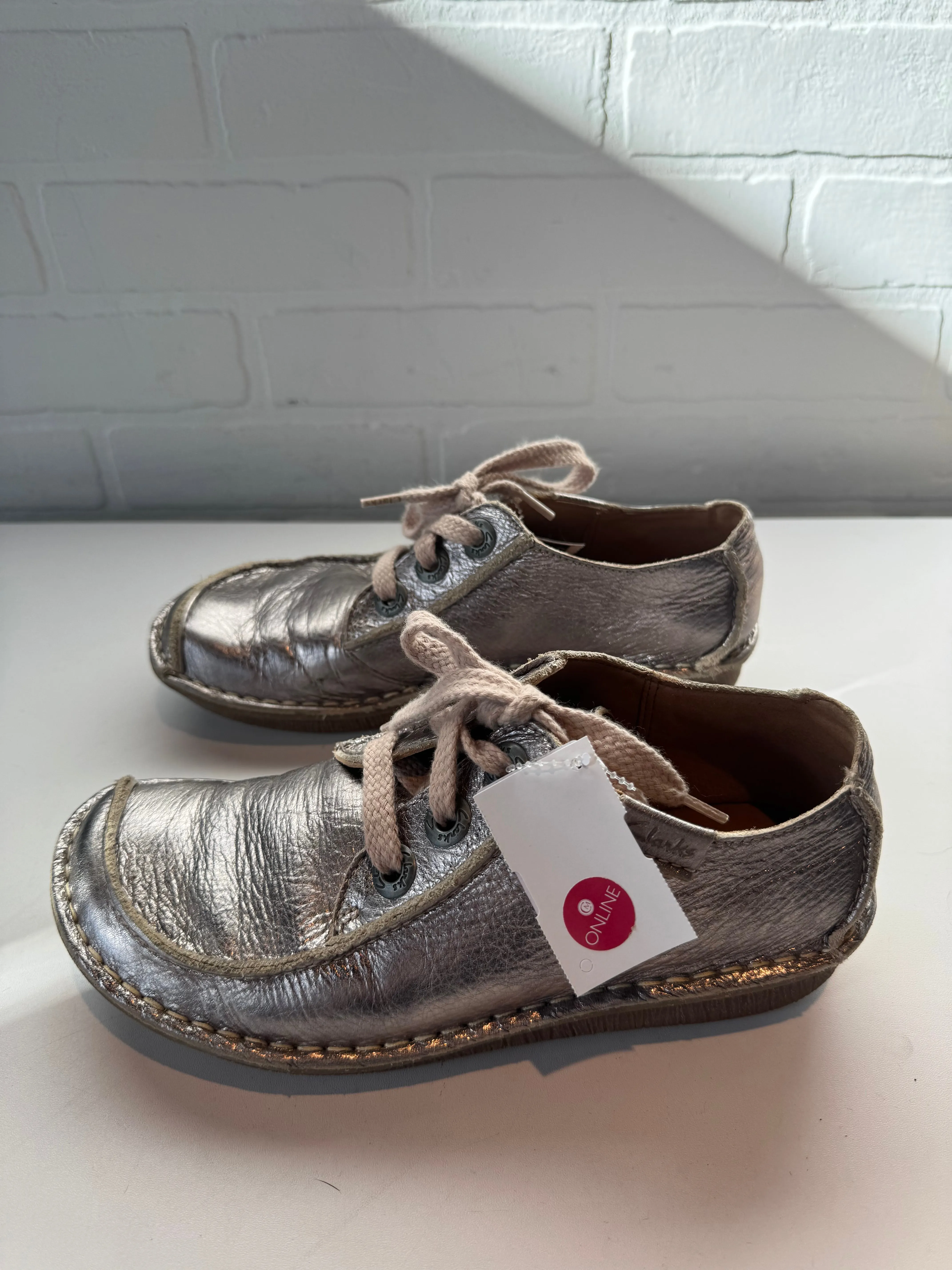 Shoes Flats By Clarks In Bronze, Size: 7.5 clarks