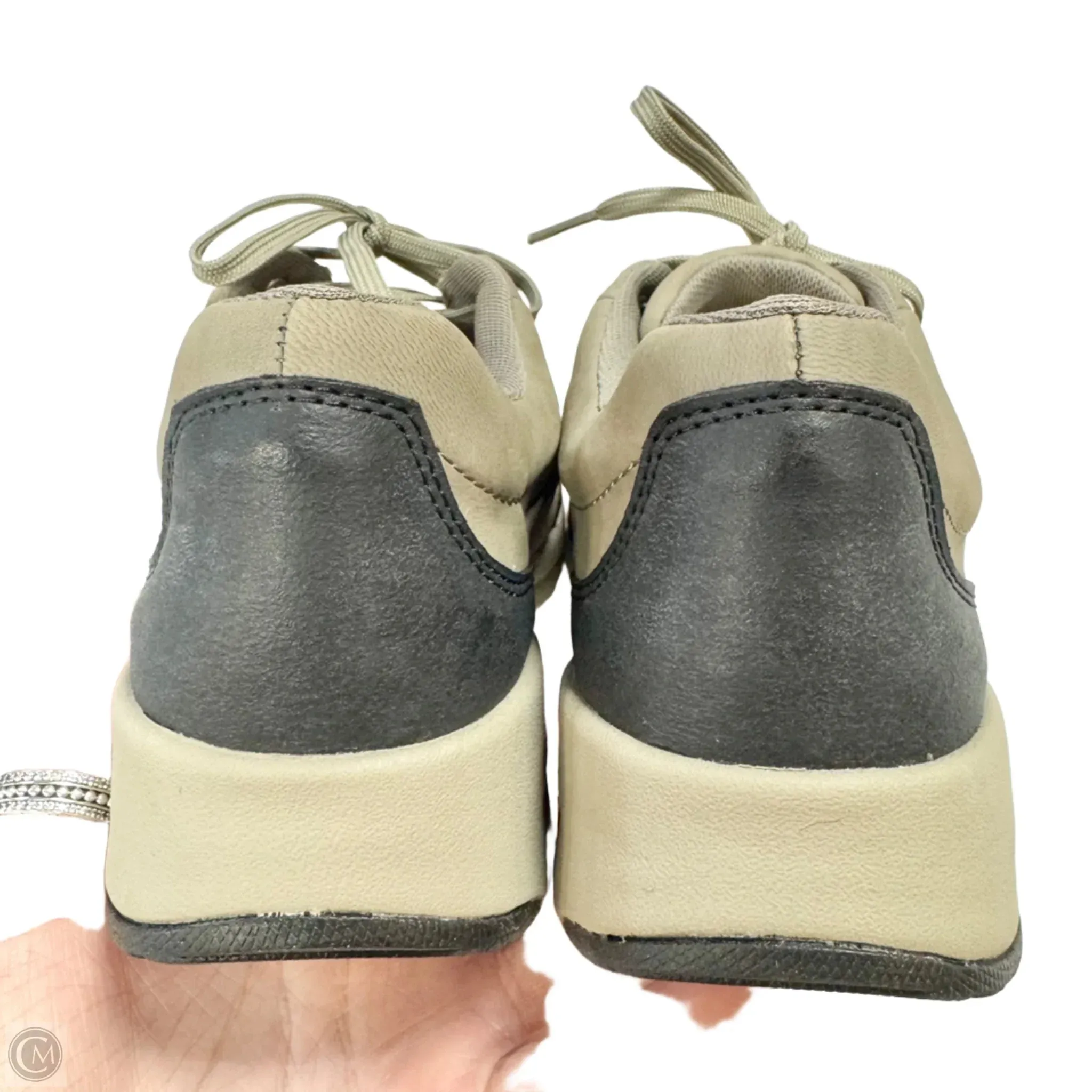 Shoes Sneakers By Clarks In Black & Grey, Size: 8.5 clarks