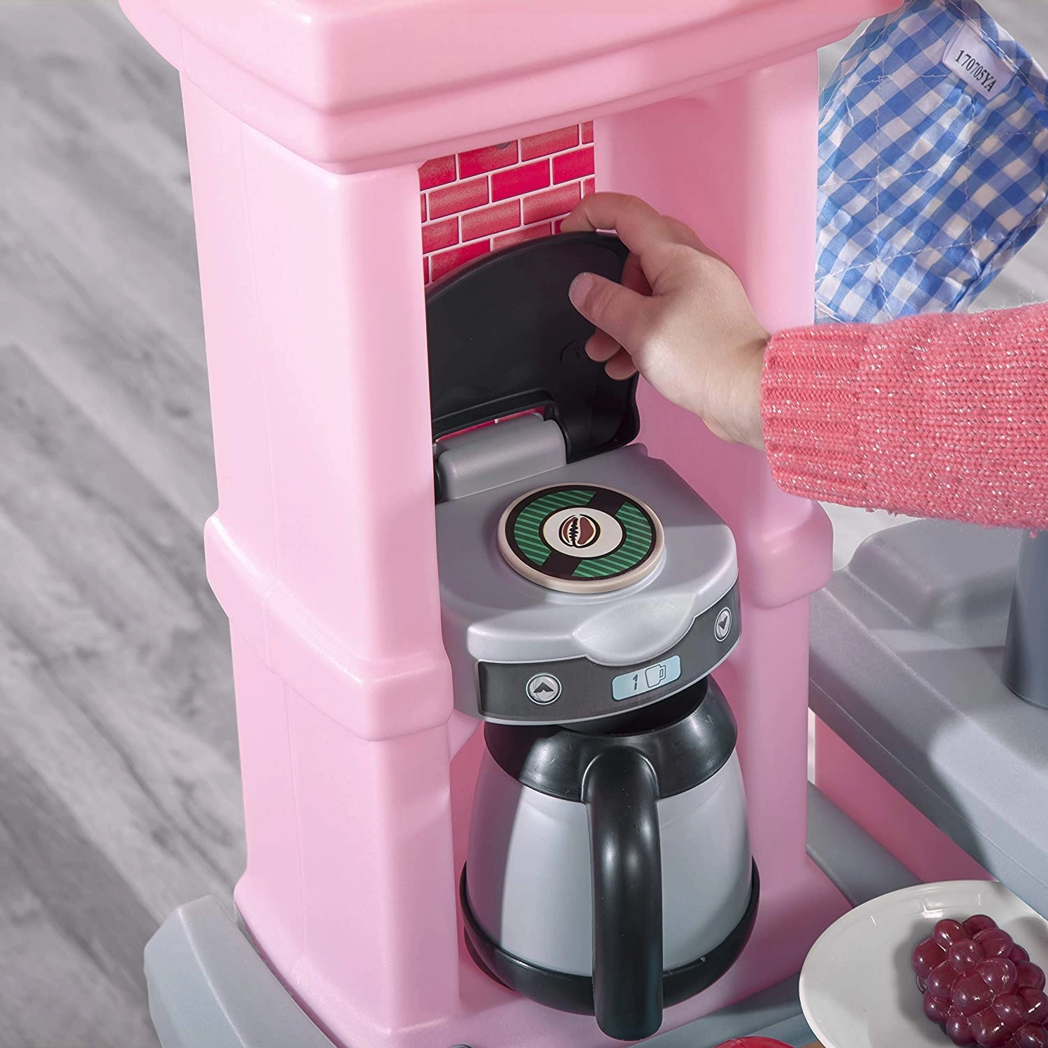 Step2 - Great Gourmet Kitchen Play Set - Light Pink kitchen for kids with 36-piece accessory set