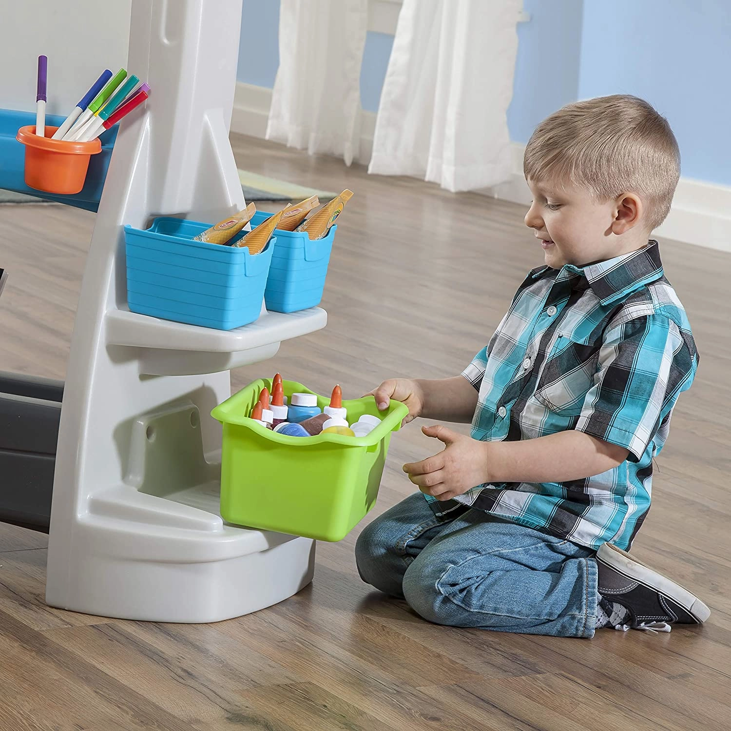 Step2 Jumbo Art Easel ,educational toy and playset for kids multiple use