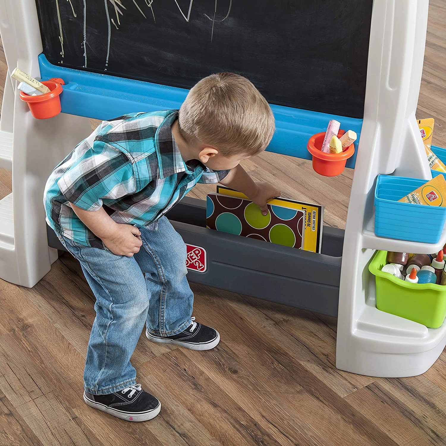 Step2 Jumbo Art Easel ,educational toy and playset for kids multiple use