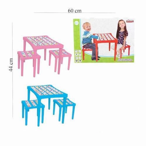 Story Table With two Stools