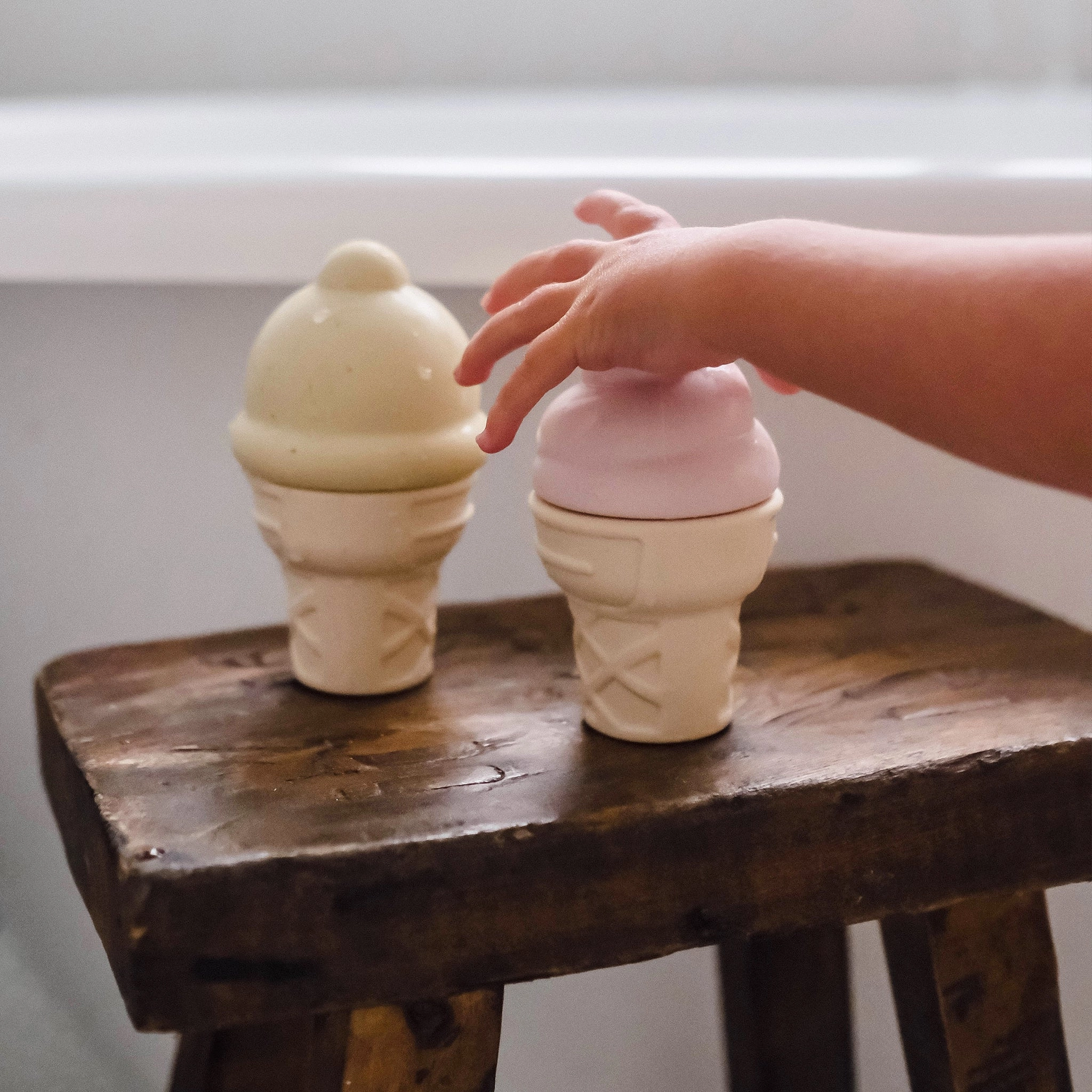 SUNNYLiFE Ice Cream Splash Toys Apple Sorbet Multi
