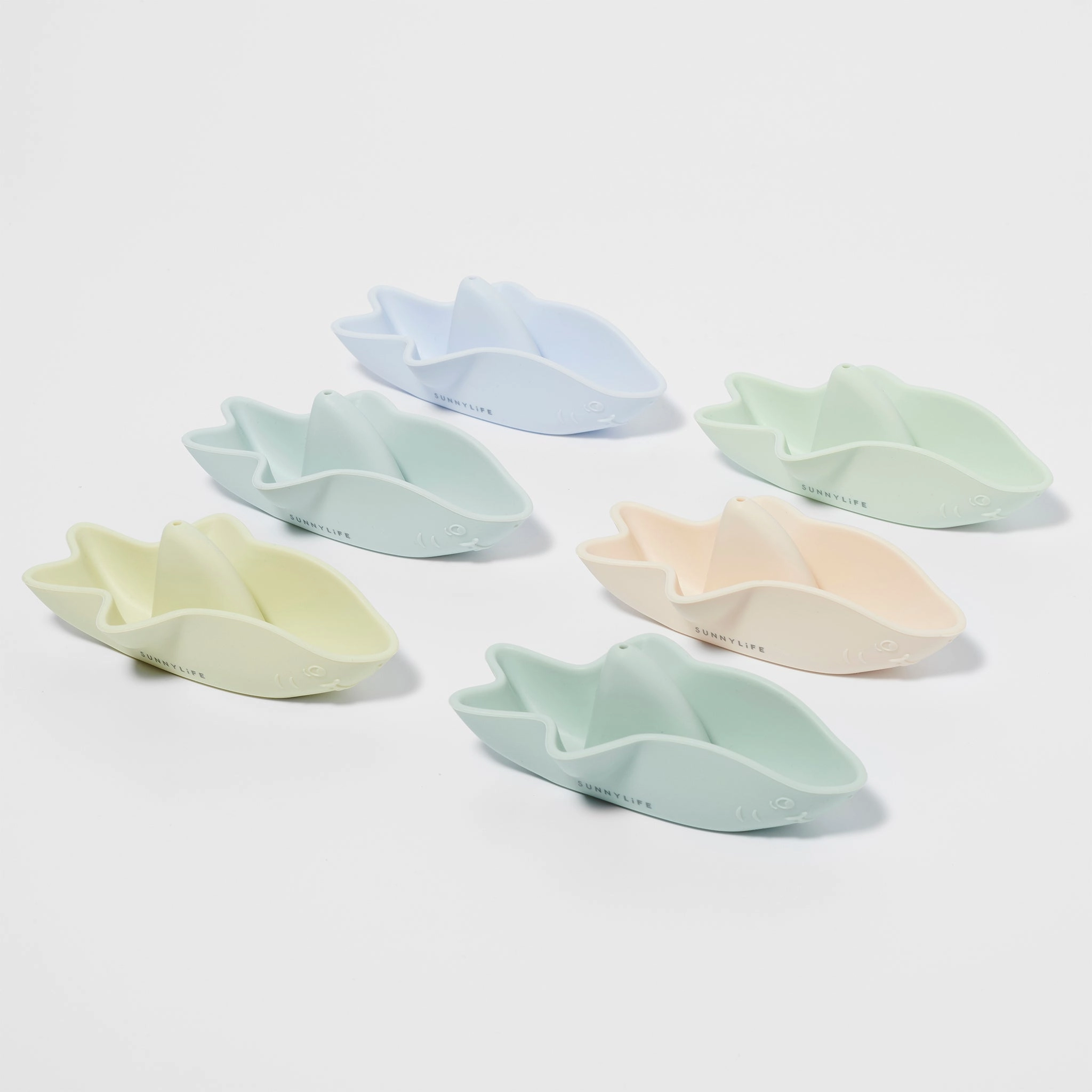 SUNNYLiFE Shark Boat Splash Toys Apple Sorbet Multi