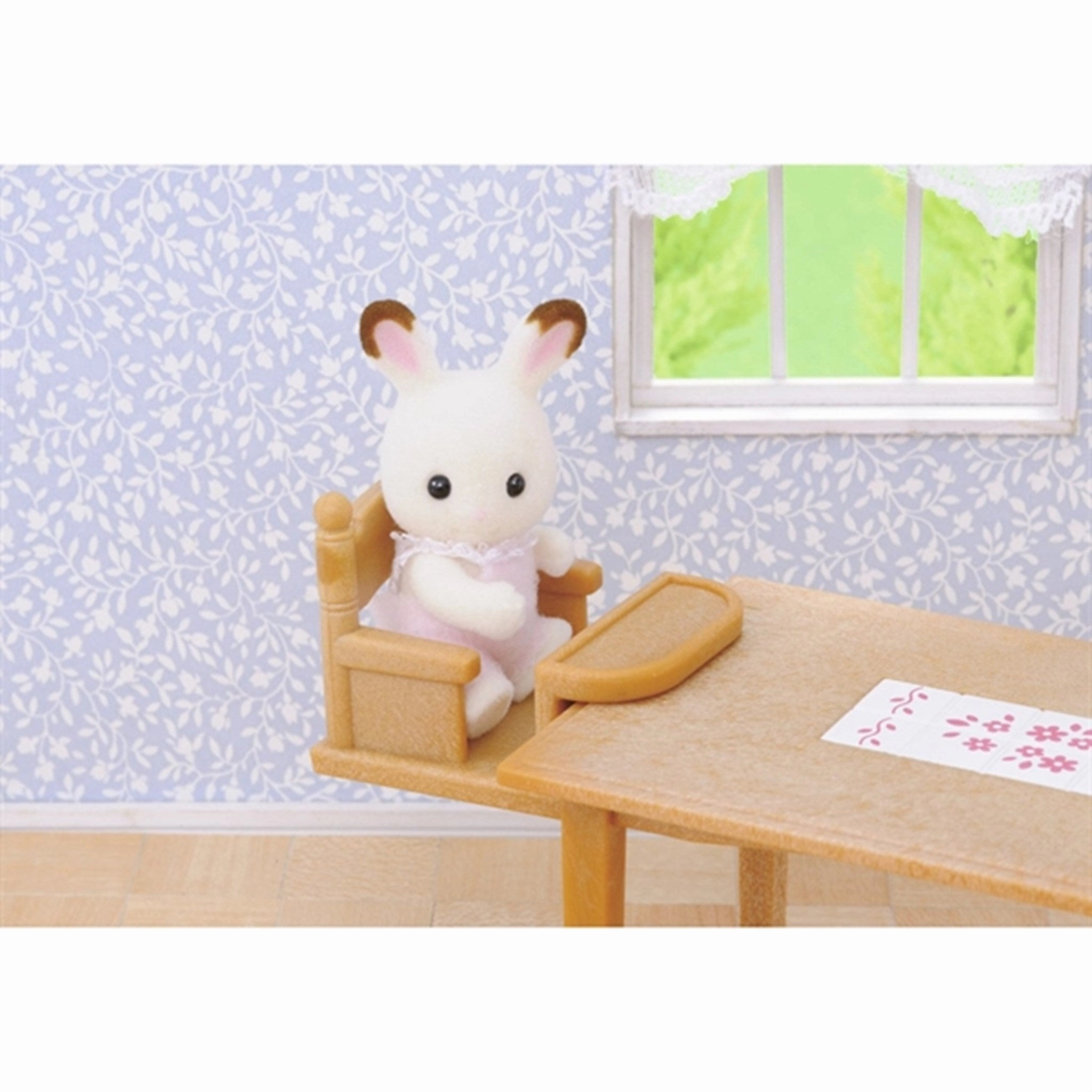 Sylvanian Families? Family Table & Chairs