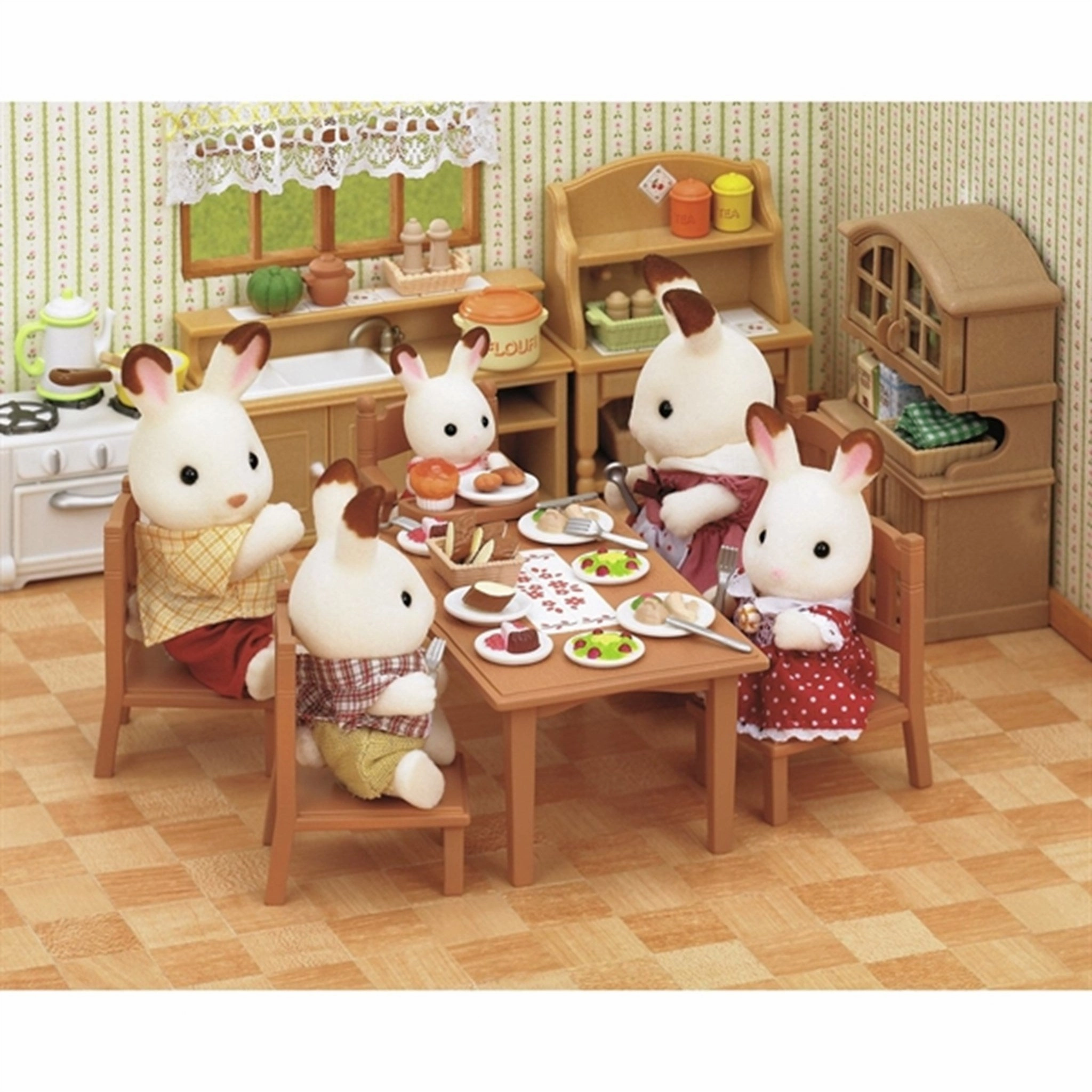 Sylvanian Families? Family Table & Chairs