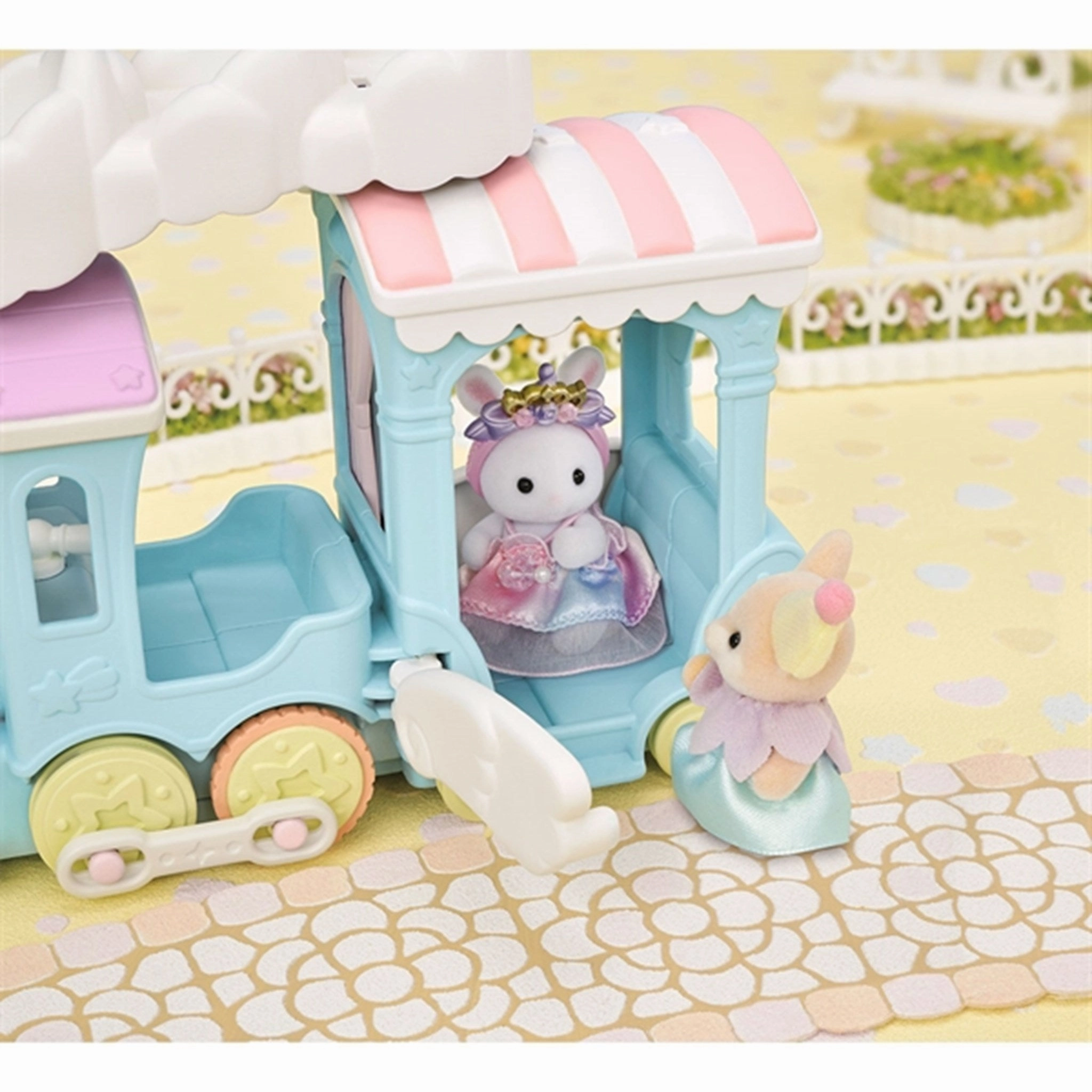 Sylvanian Families? Floating Cloud Rainbow Train