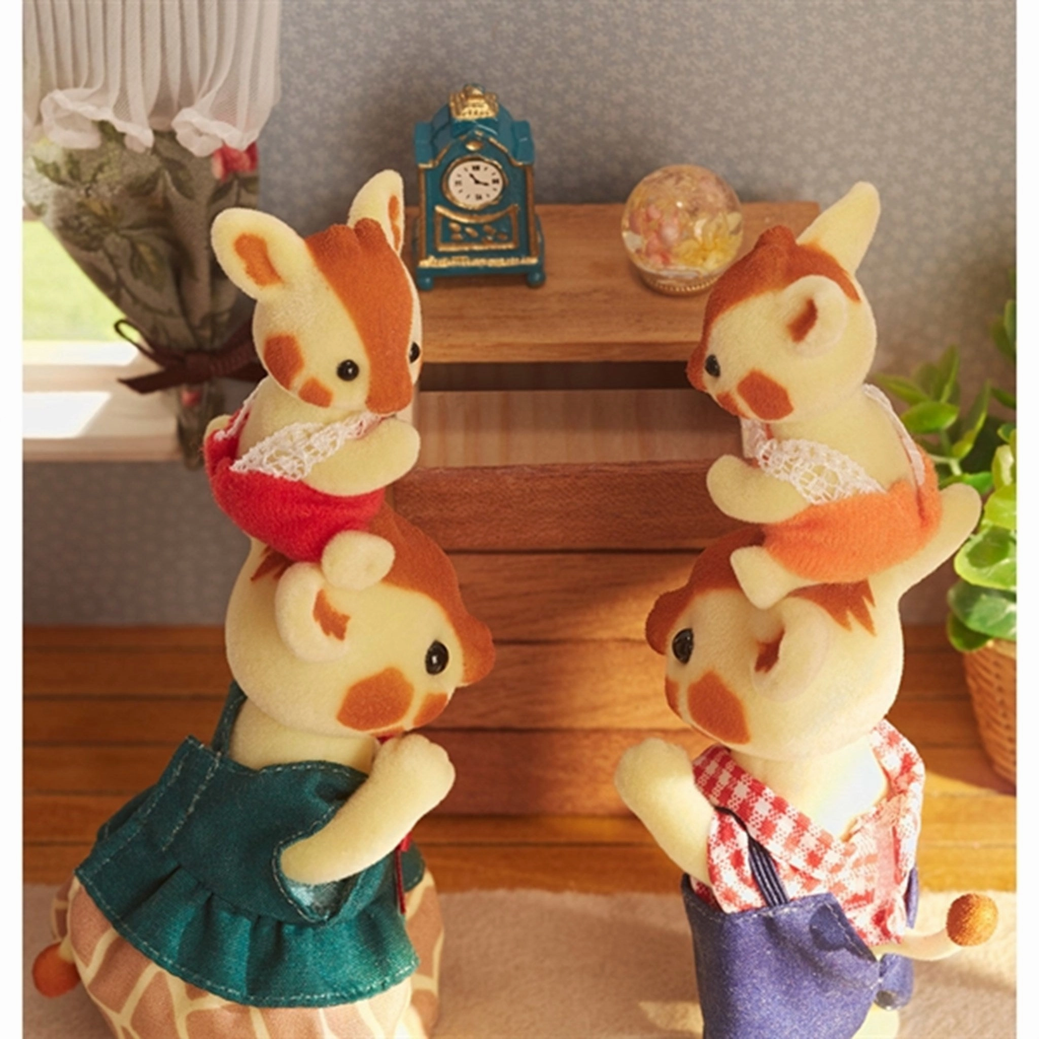 Sylvanian Families? Highbranch Giraffe Family