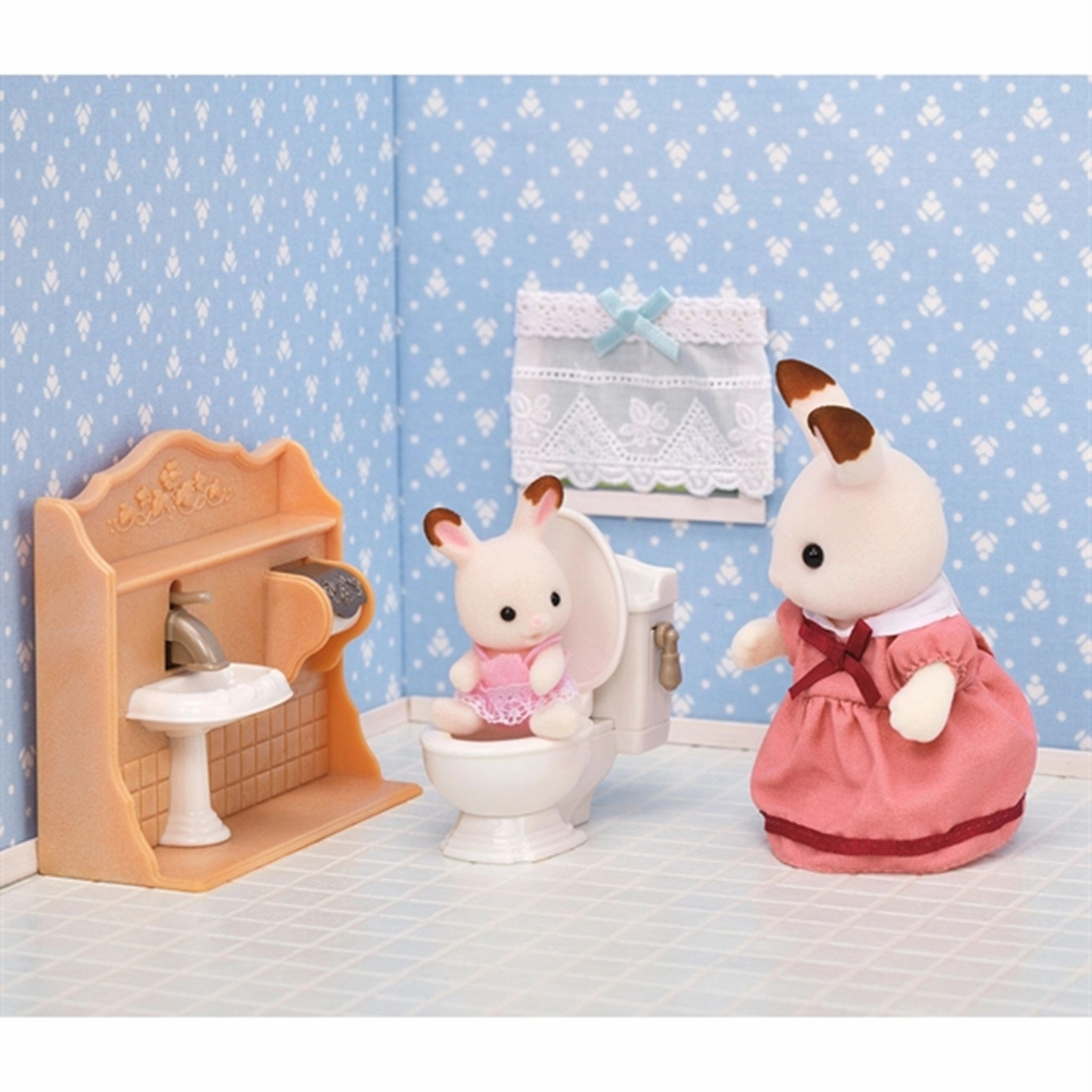 Sylvanian Families? Playful Starter Furniture Set