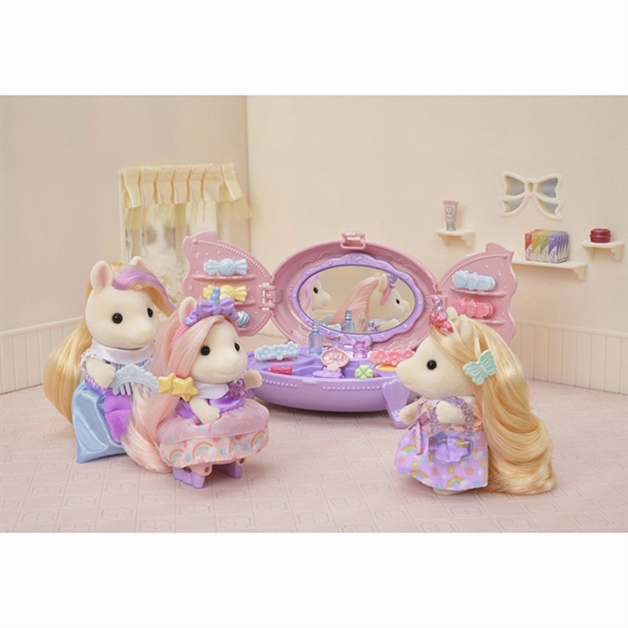 Sylvanian Families? Pony's Vanity Dresser Set