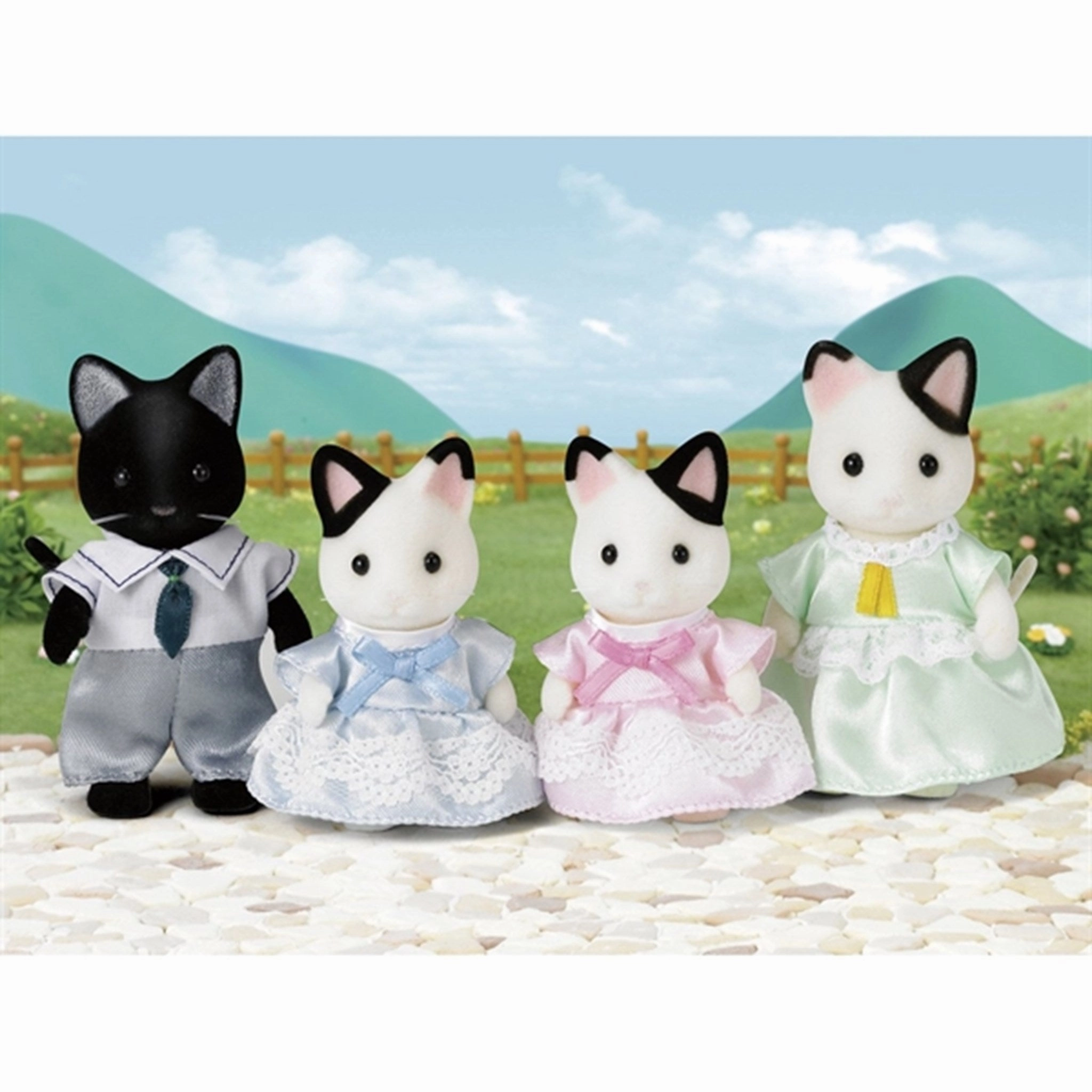 Sylvanian Families? Tuxedo Cat Family