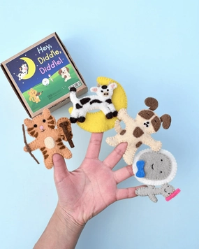 Tara Treasures Hey Diddle Diddle Finger Puppet Set