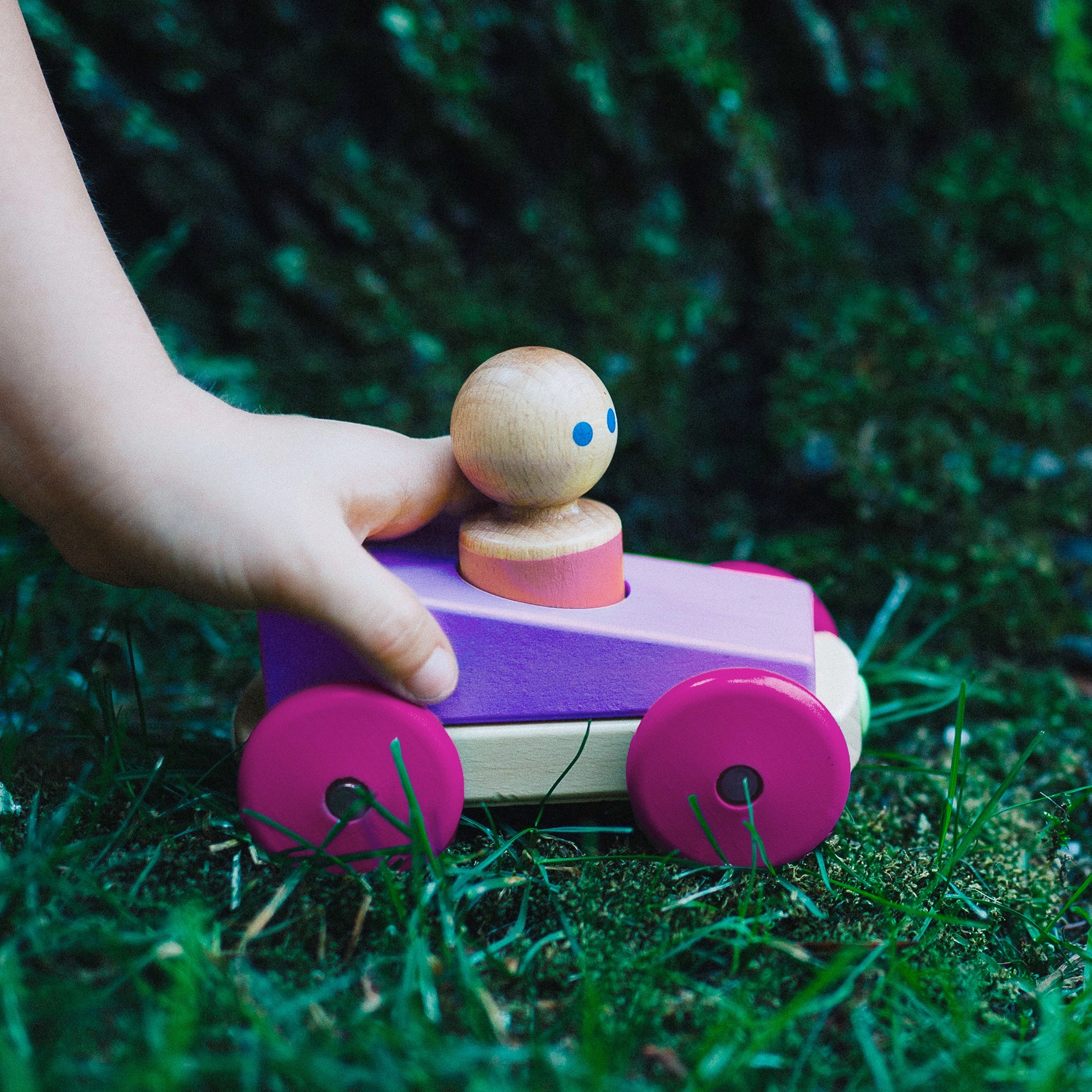 Tegu Magnetic Racers Purple Racers Wooden Blocks