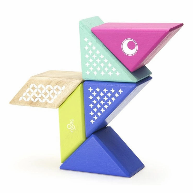 Tegu Travel Pal Hummingbird Magnetic Wooden Blocks