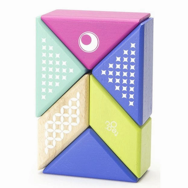 Tegu Travel Pal Hummingbird Magnetic Wooden Blocks