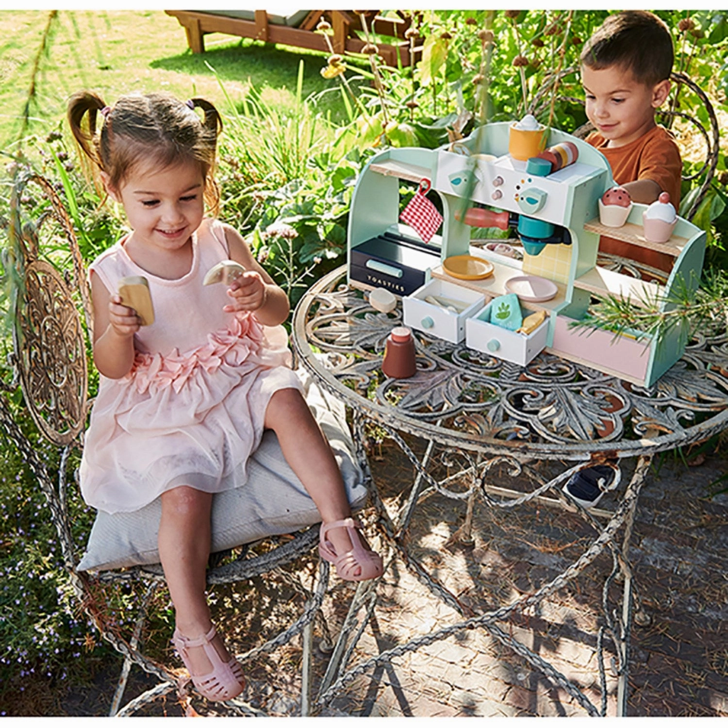 Tender Leaf Cafe-Set