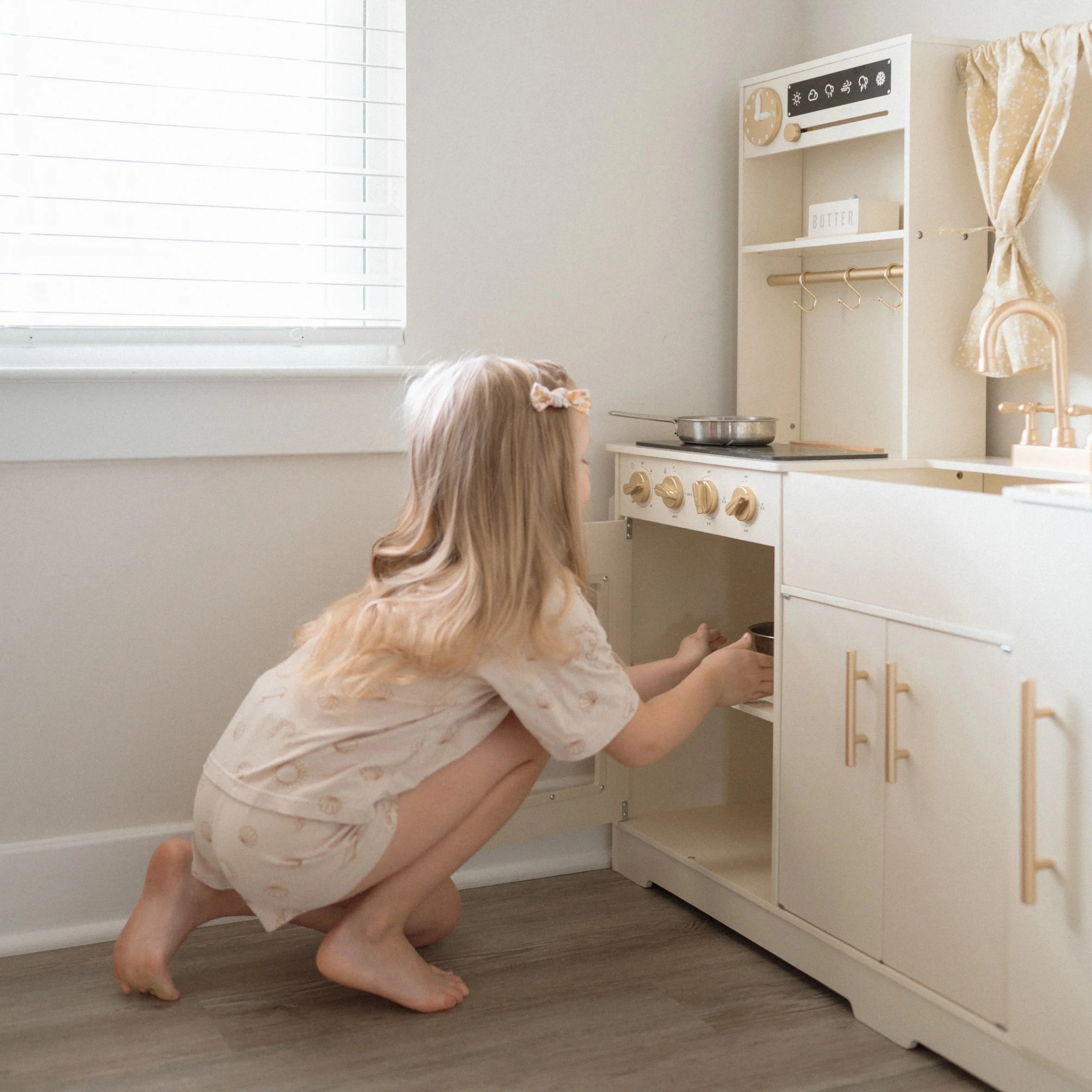 Tiny Land Trendy Home Style Play Kitchen